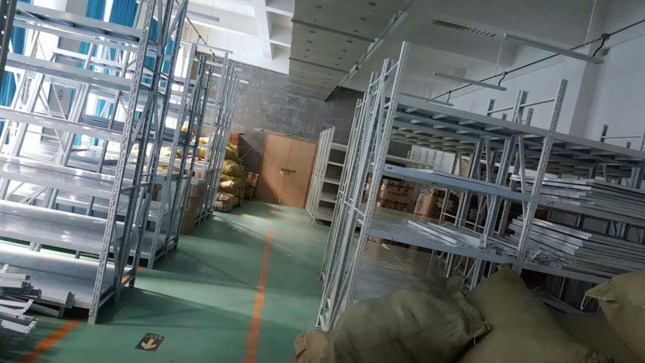 倉庫搬運(yùn)現(xiàn)場