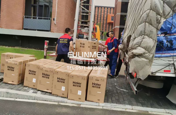 浙江大學校區(qū)空調吊裝搬運上樓案例